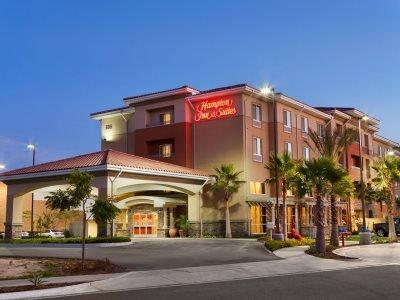 Hampton Inn & Suites Сан Бернардино Екстериор снимка