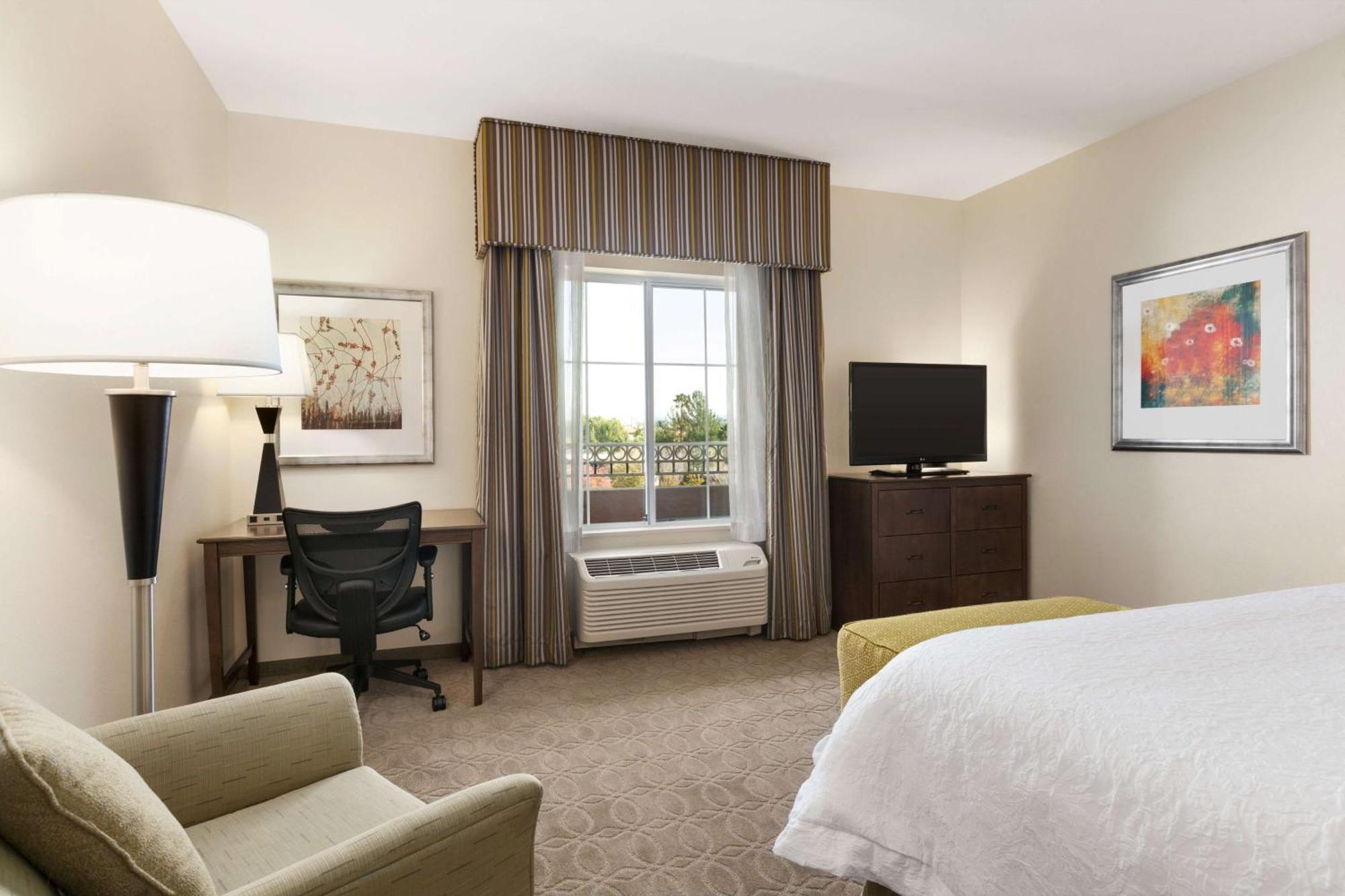 Hampton Inn & Suites Сан Бернардино Екстериор снимка