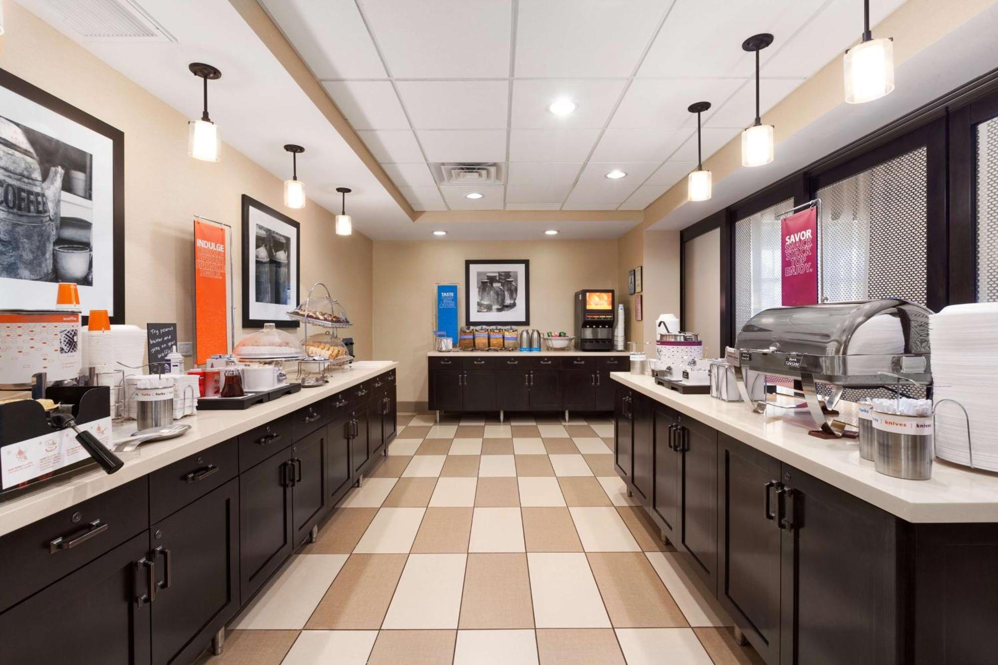 Hampton Inn & Suites Сан Бернардино Екстериор снимка